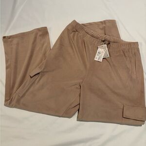 New with defects barefoot dreams LuxeChic® Cargo Pants size XL